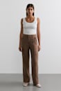 Kayla Linen Pintuck Pant