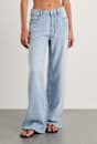 Loe Mid Rise Straight Jean