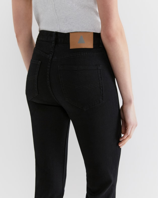 Bianca Ankle Grazer Jeans in Black JAG