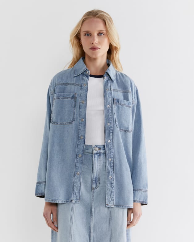 Loe Relaxed Denim Shirt in Light Blue Wash JAG