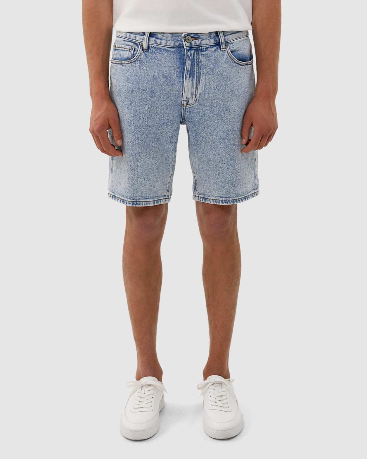 Denim Short in BLUE STEEL