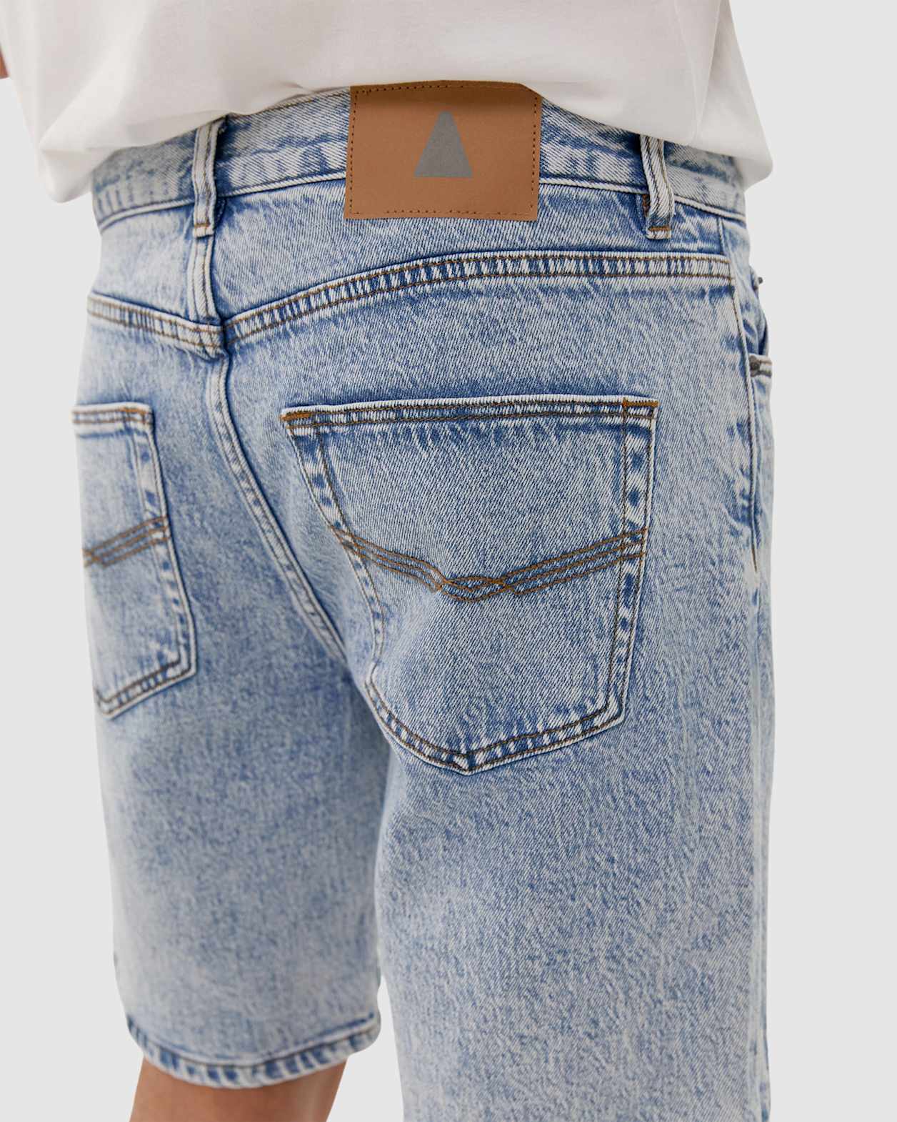 Denim Short in BLUE STEEL