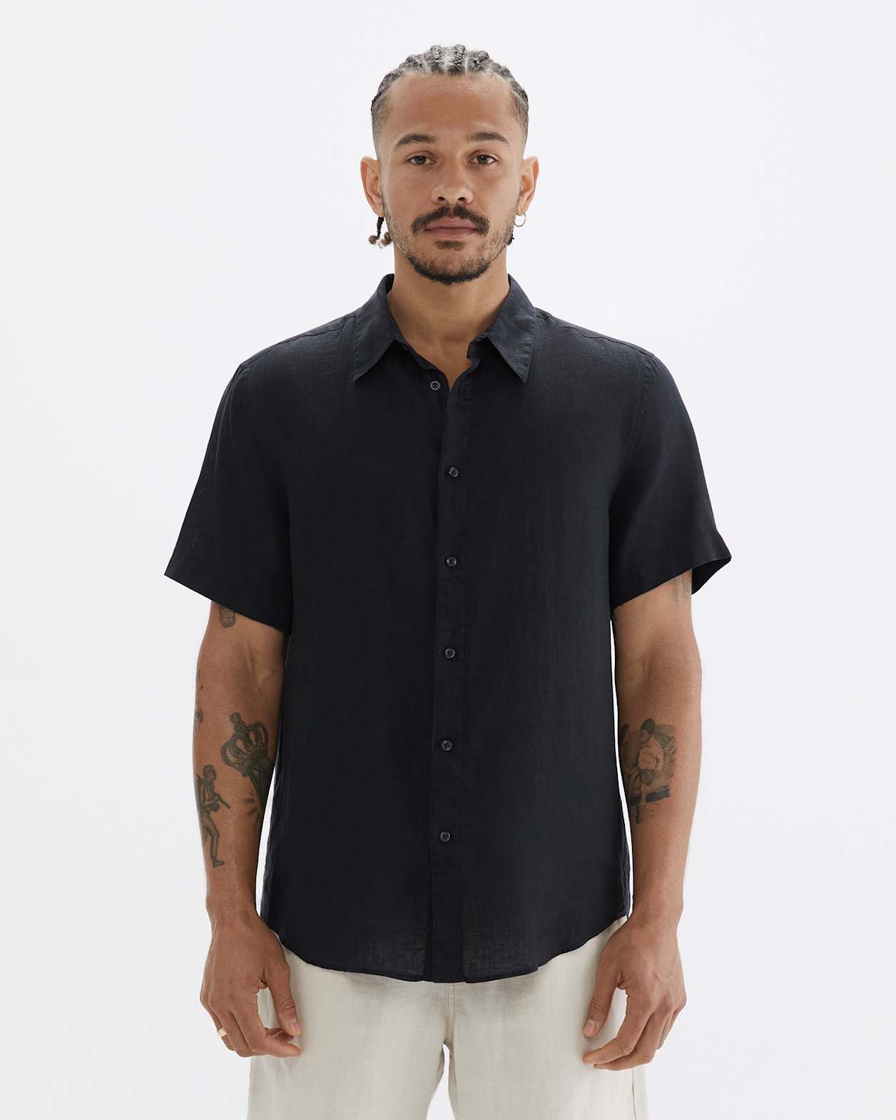 Short Sleeve Linen Shirt in WASHED BLACK