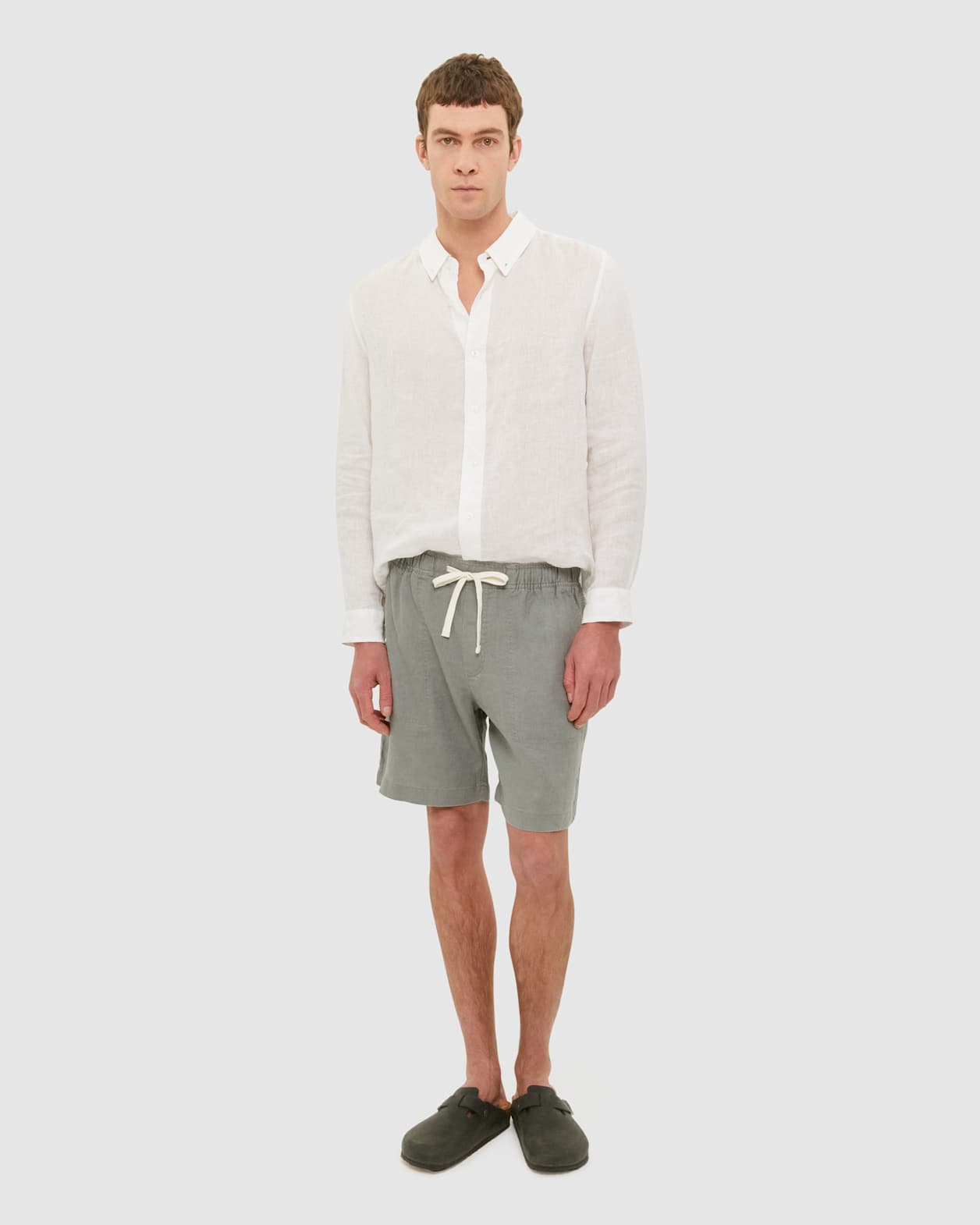 Drawcord Linen Short in GREEN SMOKE