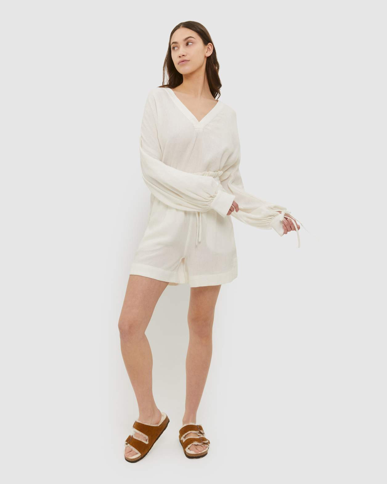 Margot Paperbag Shorts in WHITE