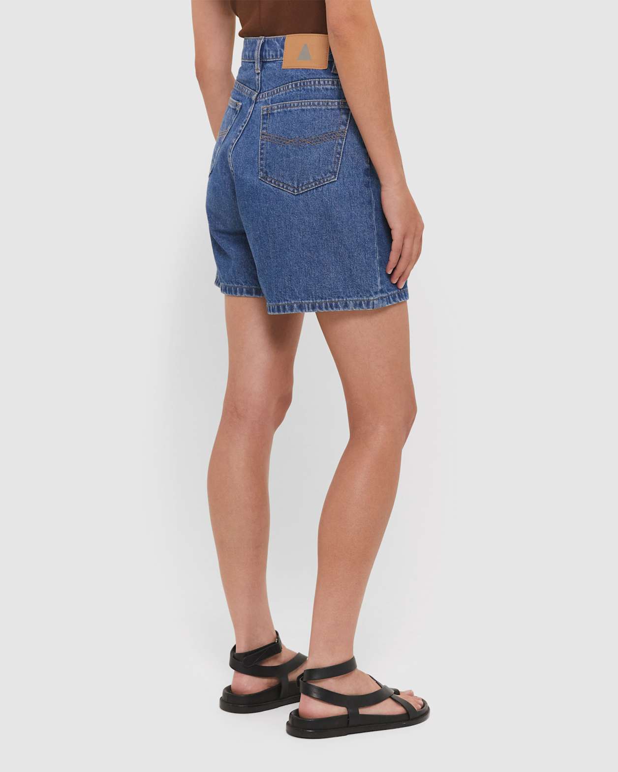 Frankie Denim Short in MID BLUE