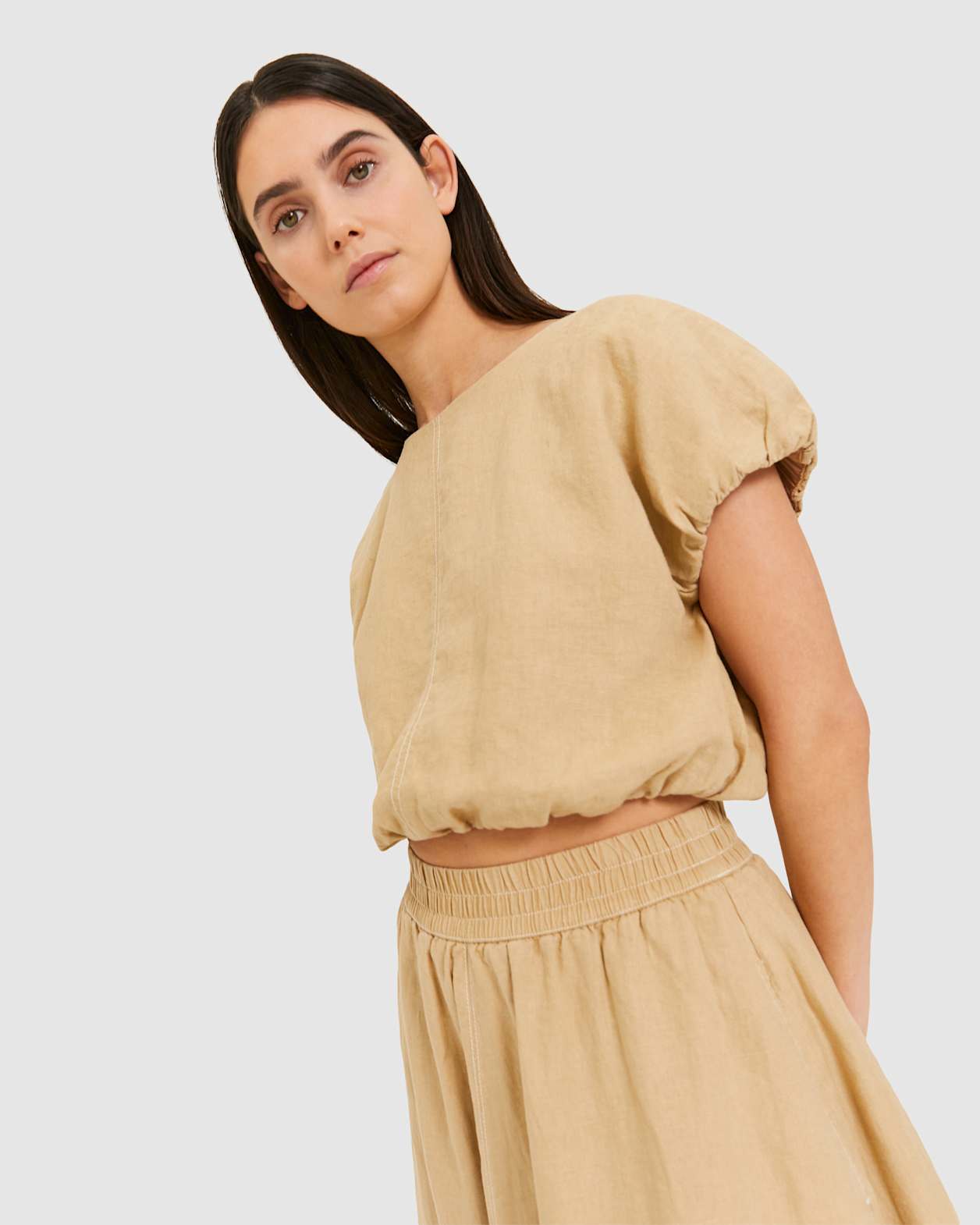 Sabine Linen Top in CAMEL
