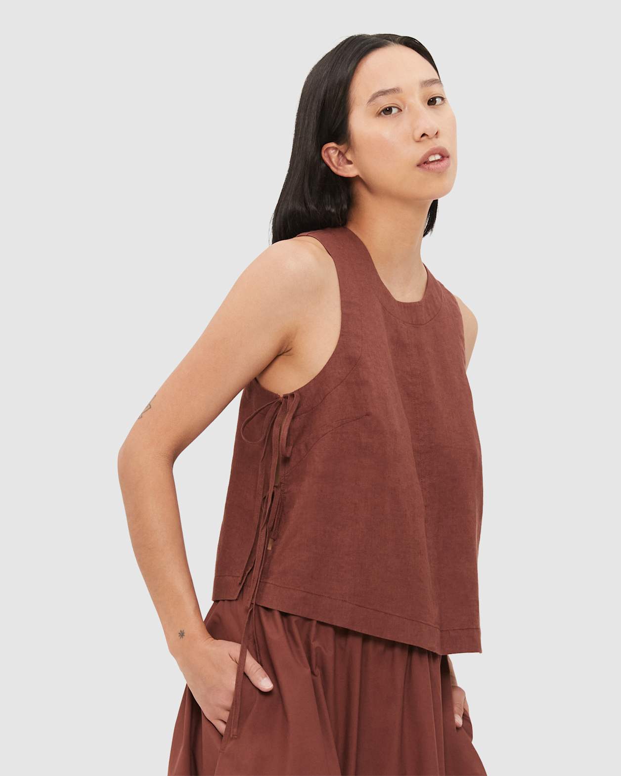 Sutton Linen Tie Top in NUTMEG