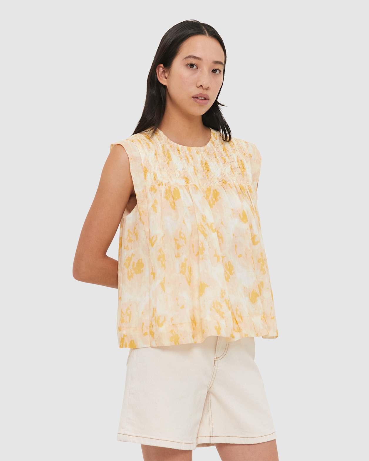 Shirred Sleeveless Ramie Top in GOLD/WHITE