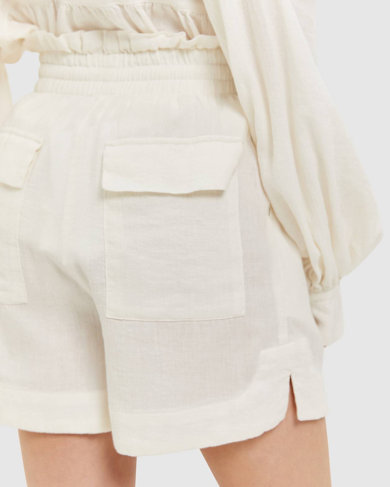 Margot Paperbag Shorts in WHITE