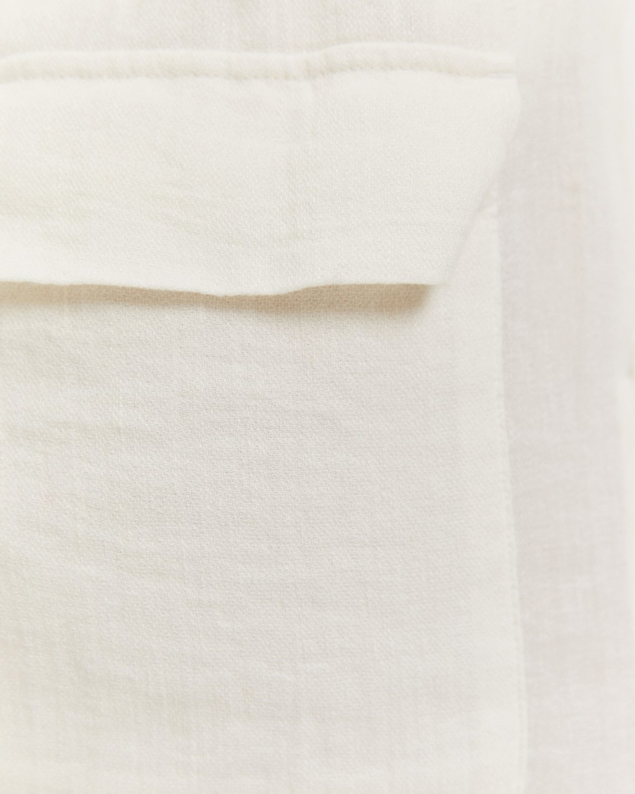 Margot Paperbag Shorts in WHITE