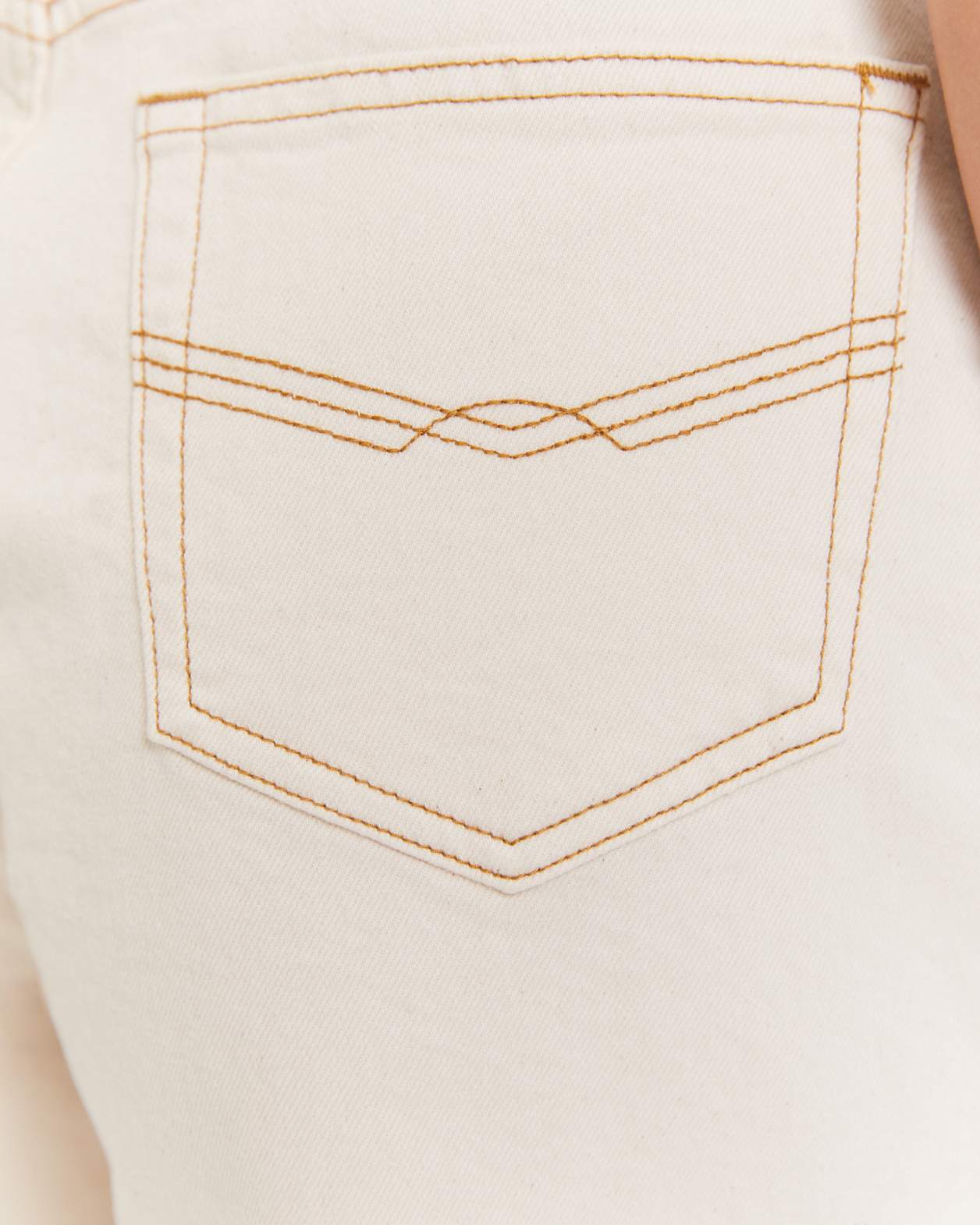 Frankie Twill Short in ECRU