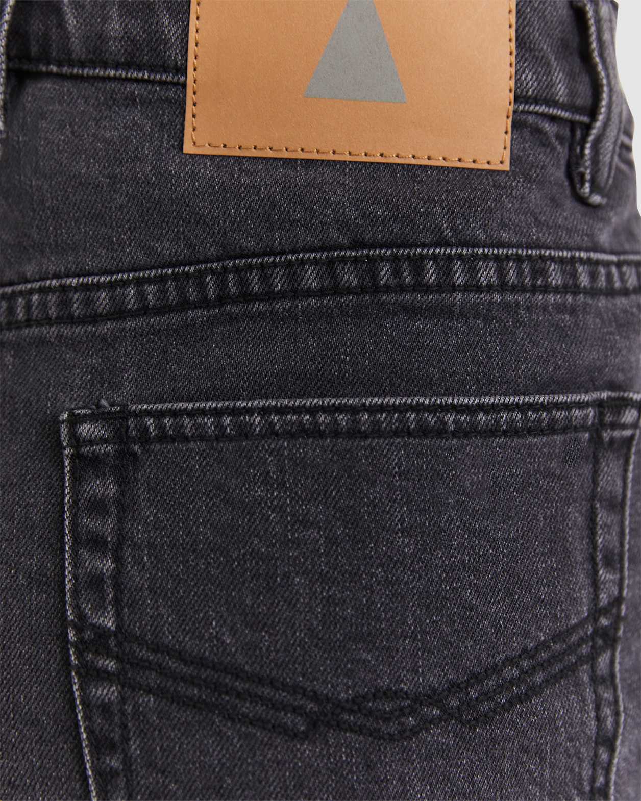Frankie Denim Short in WASHED BLACK
