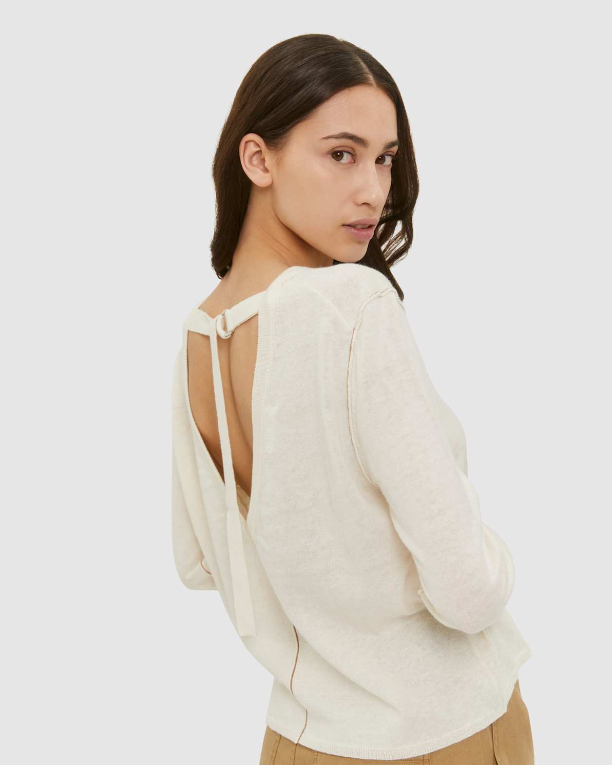 Isla V Back Knit in WHITE