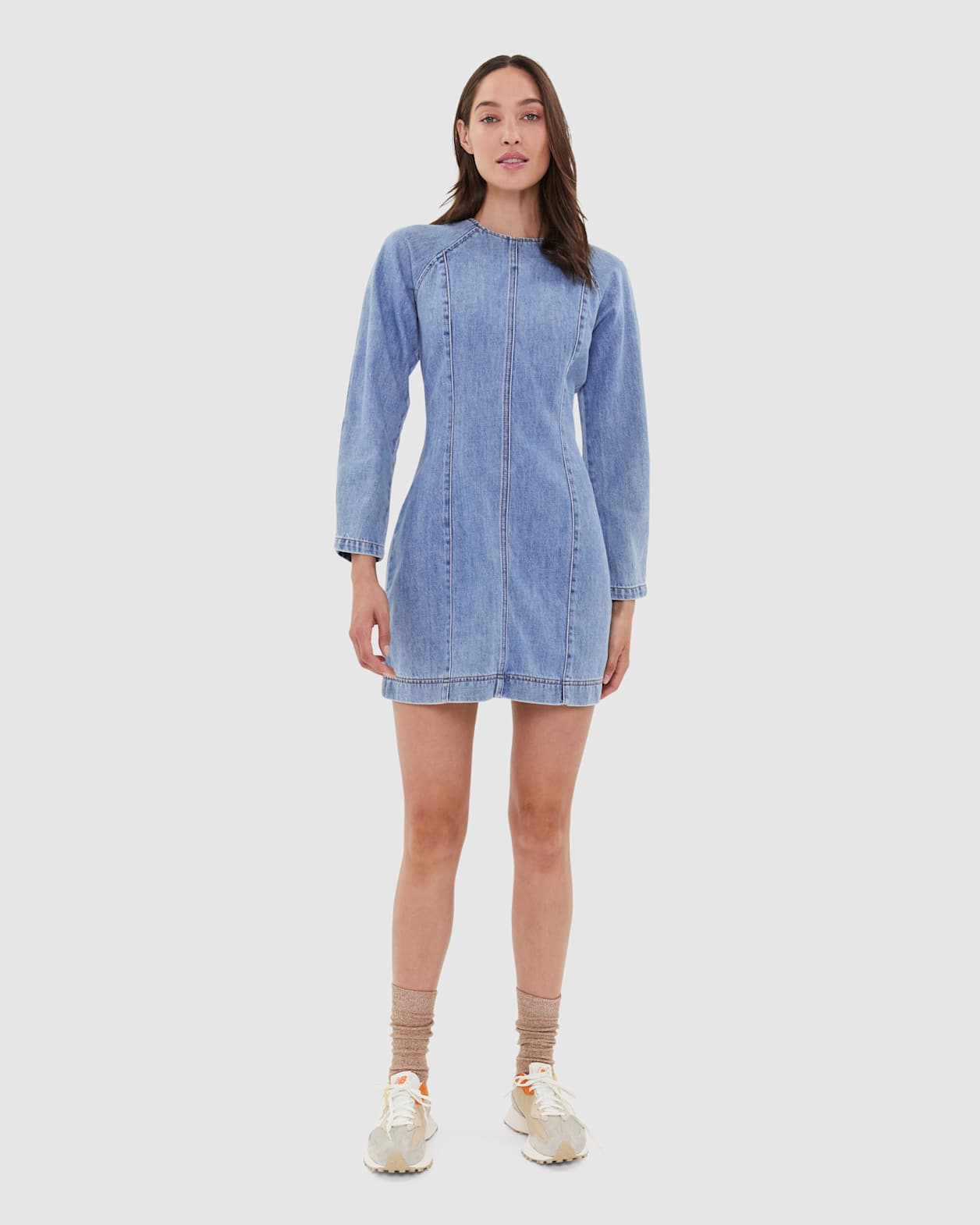 Billie Long Sleeve Denim Dress in LIGHT VINTAGE