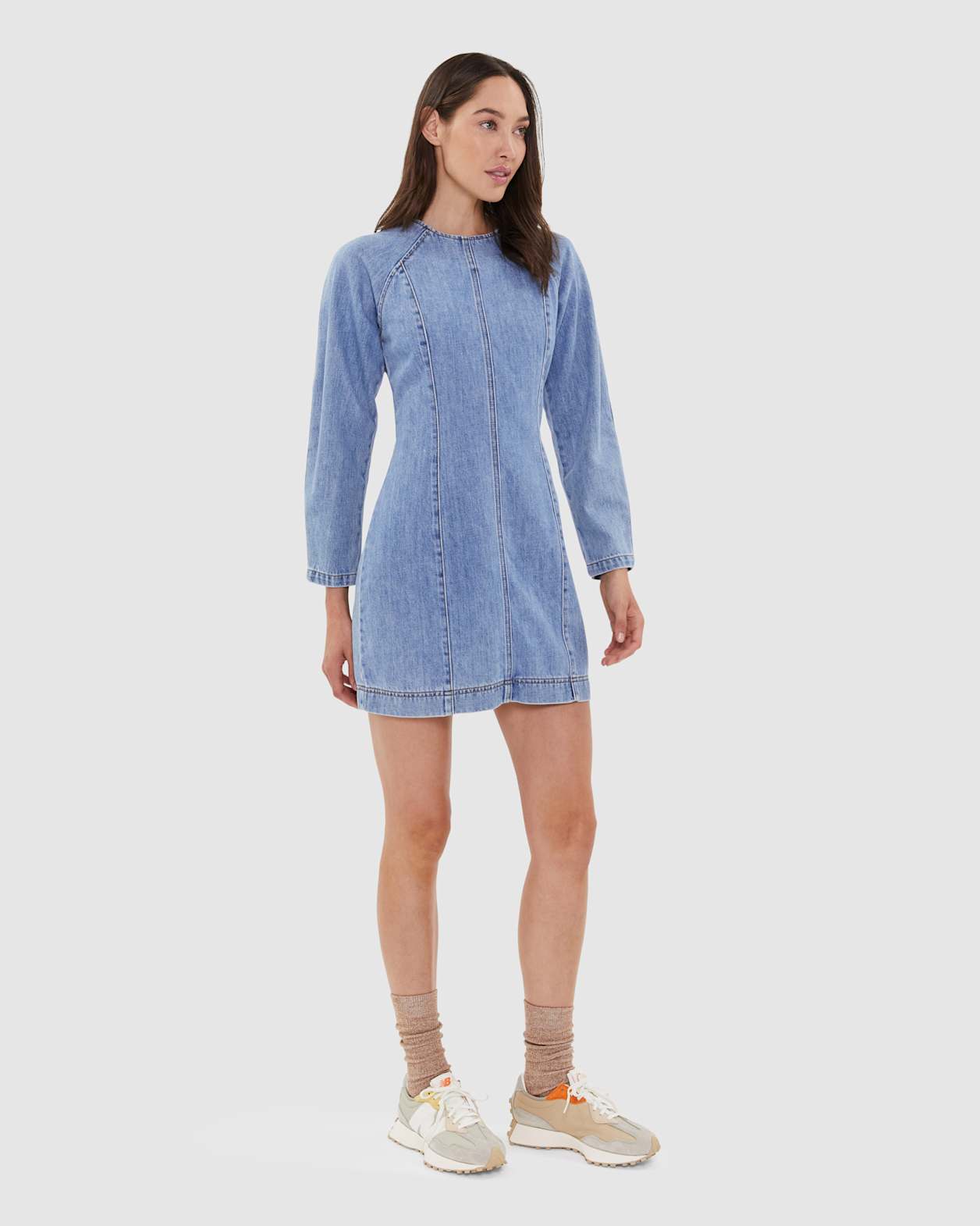 Billie Long Sleeve Denim Dress in LIGHT VINTAGE