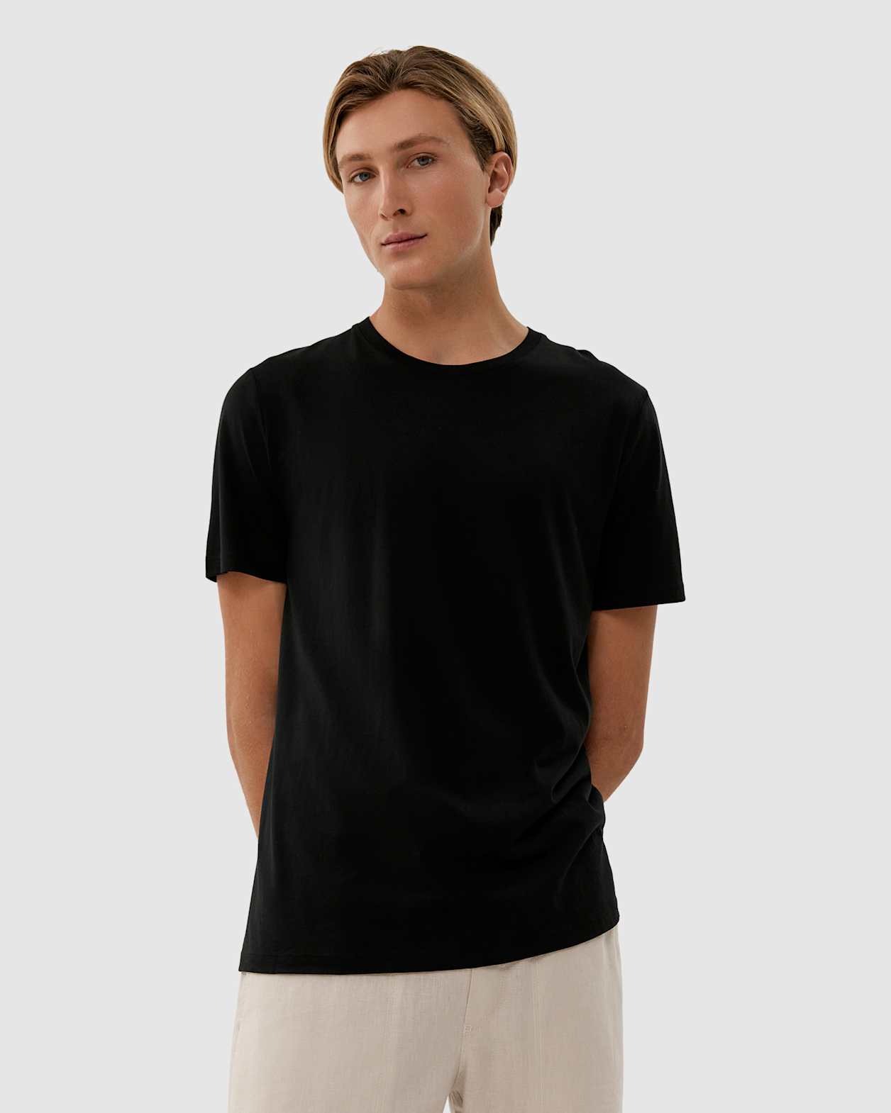 Organic Split Tee in BLACK