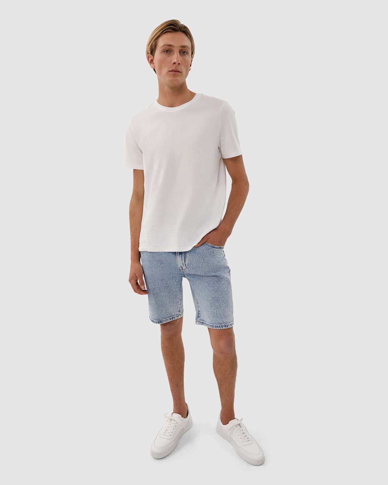 Denim Short in BLUE STEEL