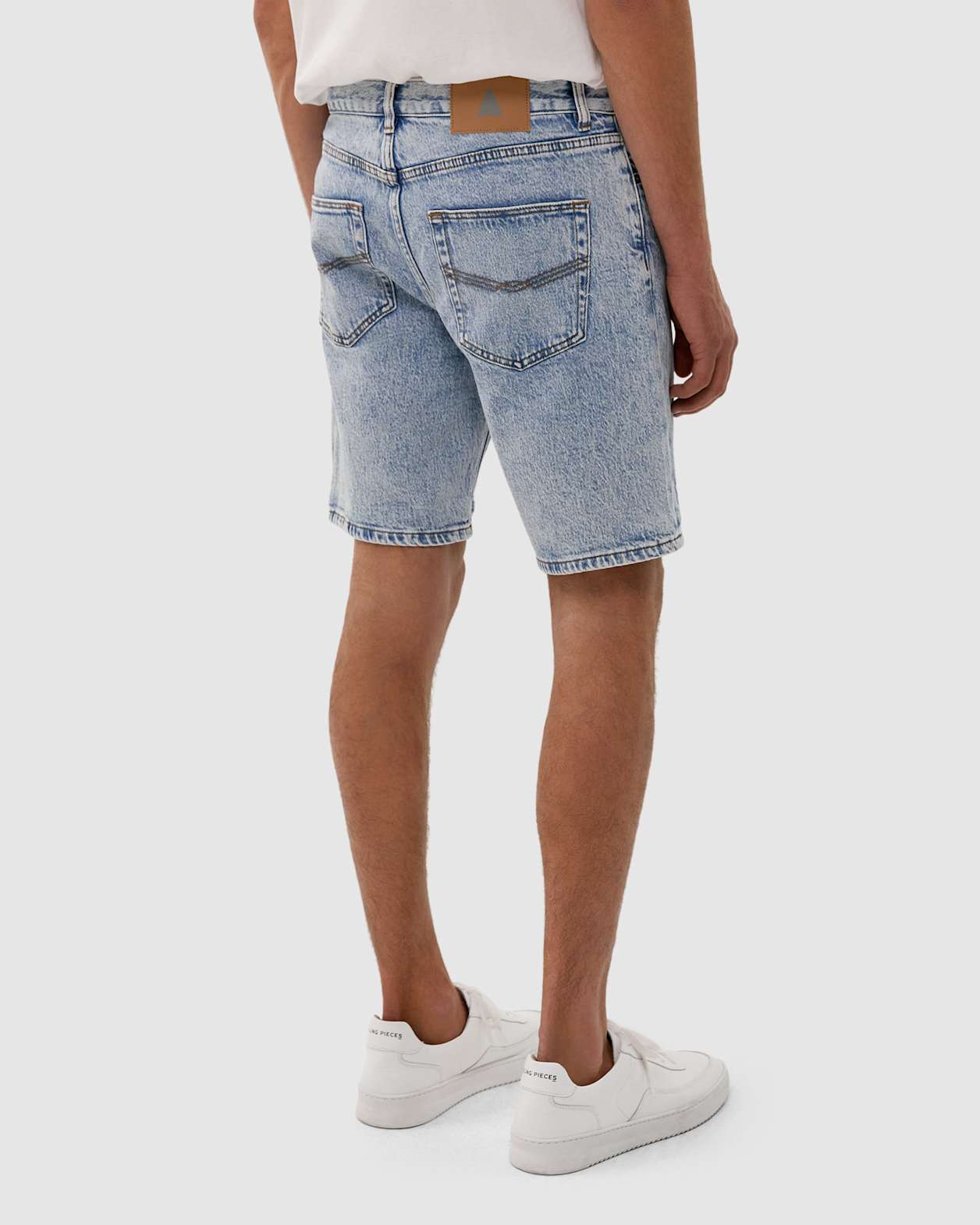 Denim Short in BLUE STEEL