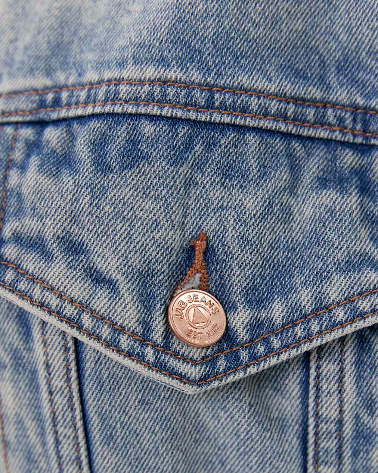 Cropped Denim Jacket in STONE WASH INDIGO