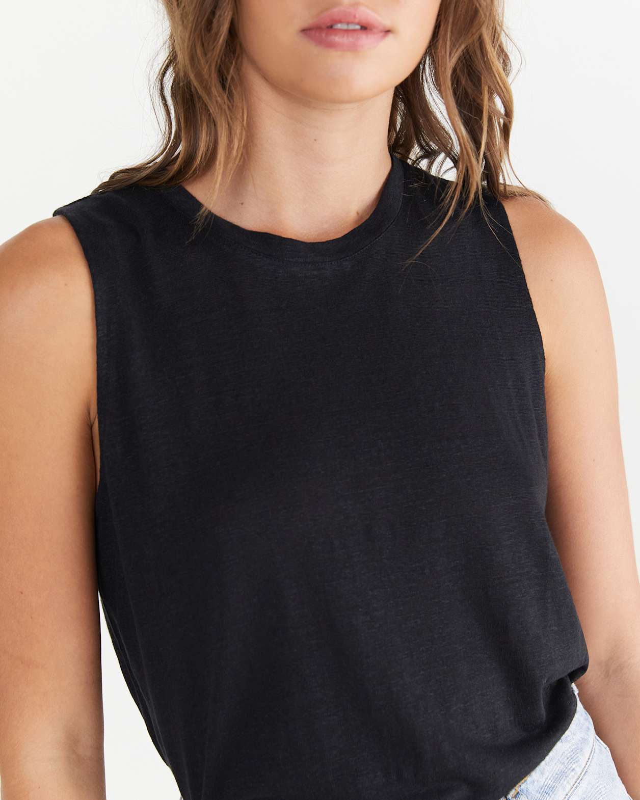 Ava Linen Tank in BLACK