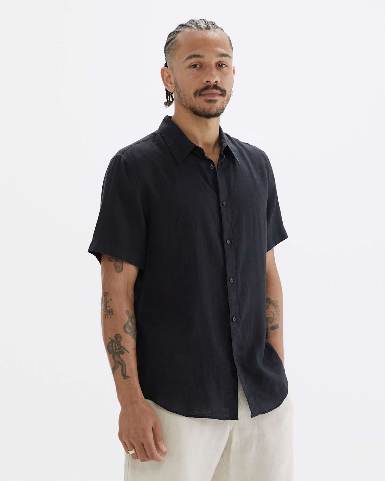 Short Sleeve Linen Shirt in WASHED BLACK