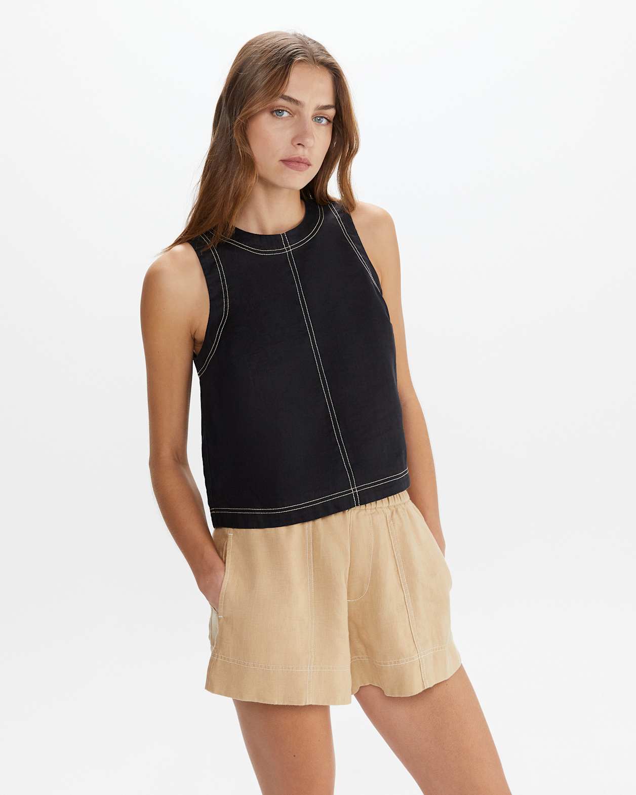 Ann Linen Open Back Top in BLACK