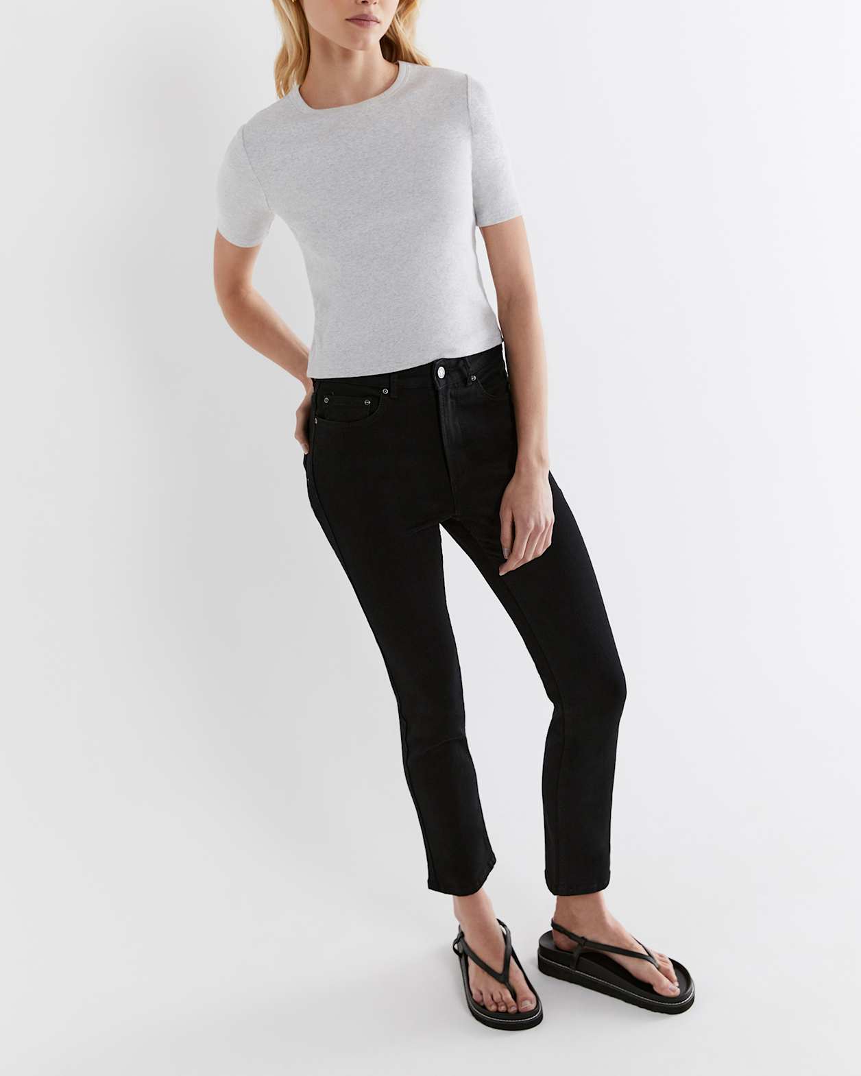 Bianca Ankle Grazer Jeans in BLACK