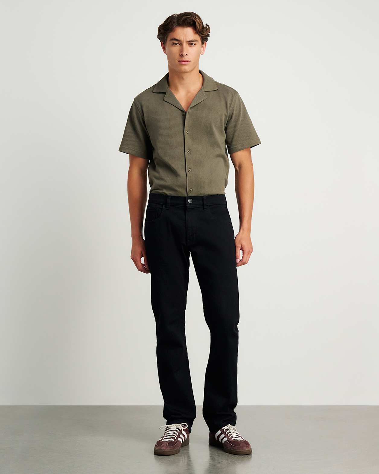 Flynn Straight Jeans in BLACK