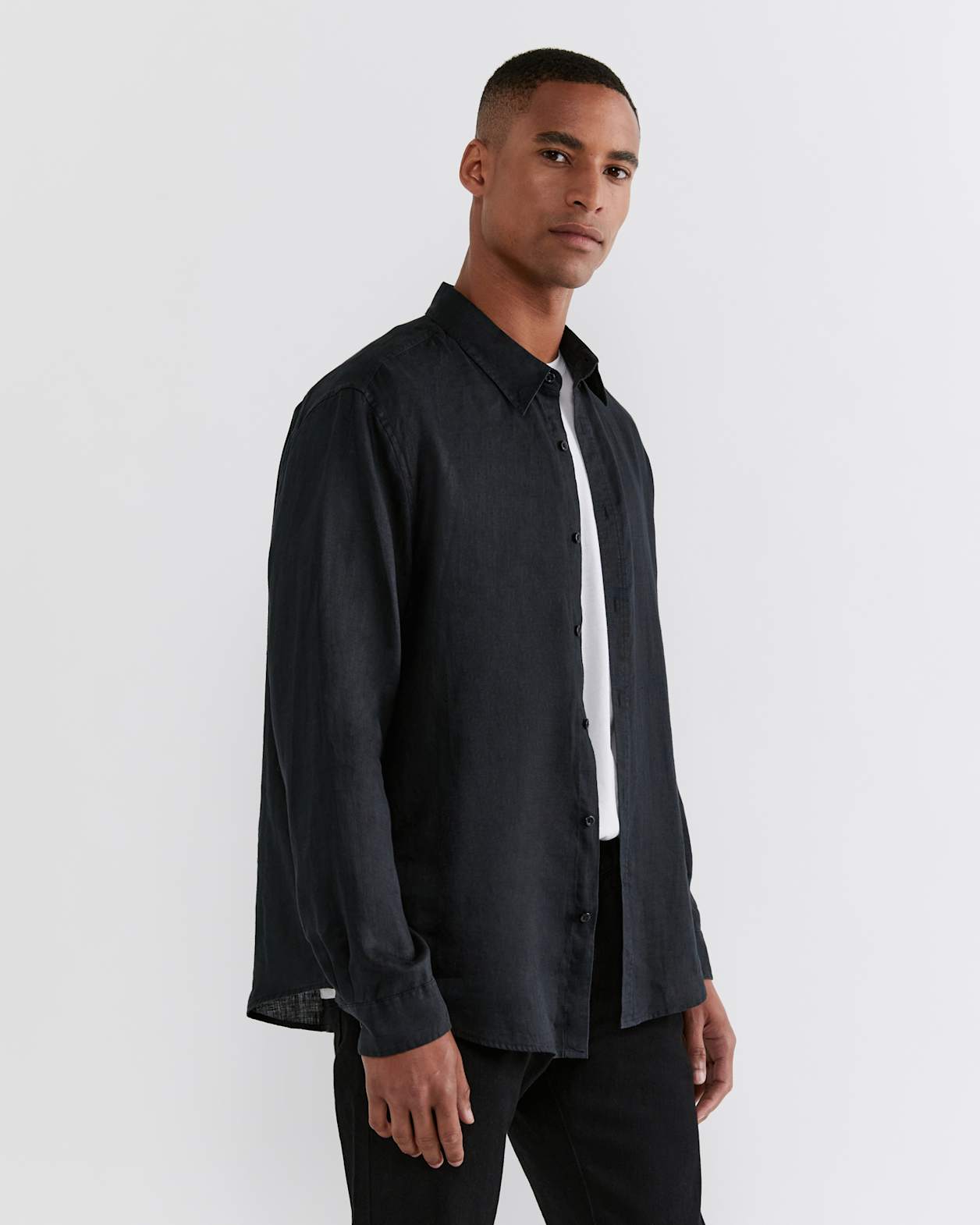 Hux Linen Shirt in WASHED BLACK