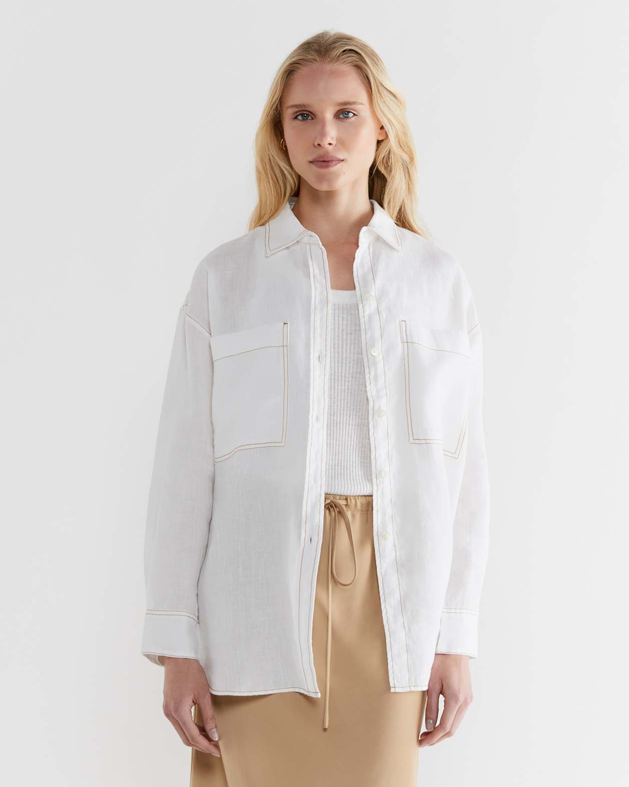 Cindy Oversized Shirt in WHITE