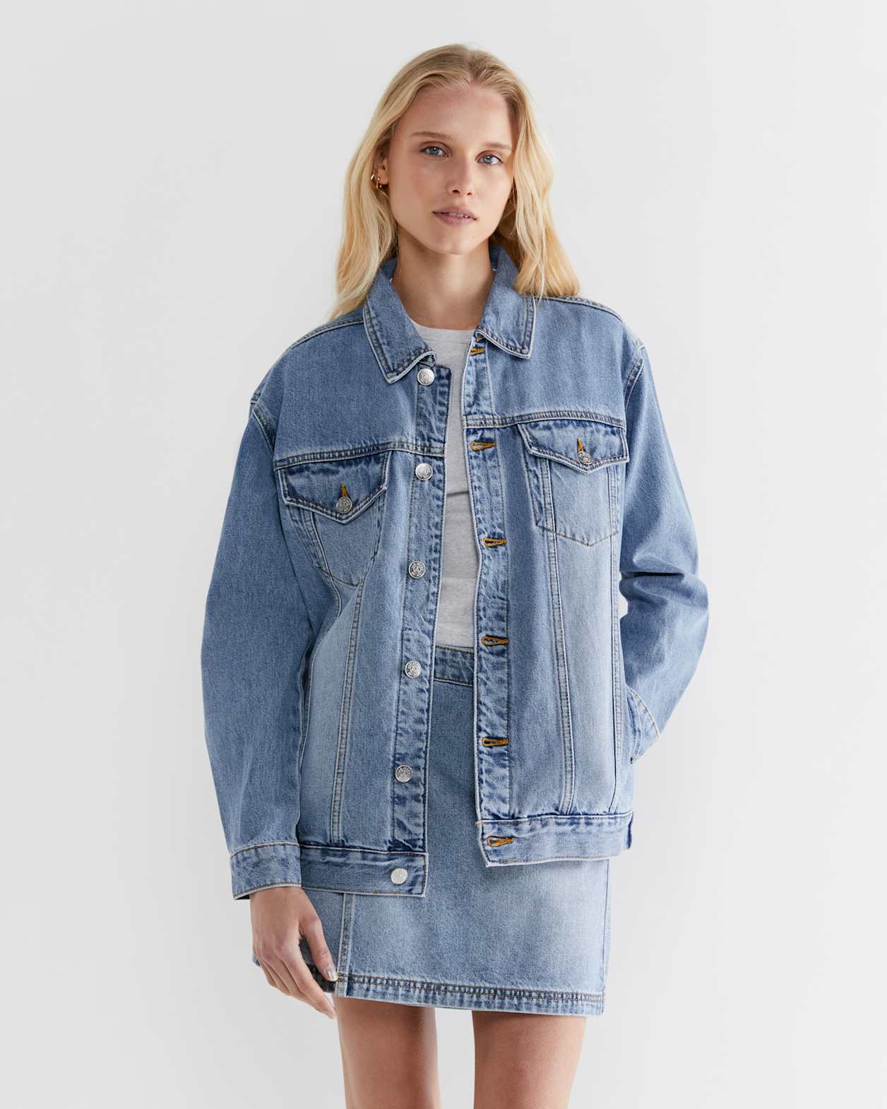 Annie Denim Jacket in VINTAGE WASH