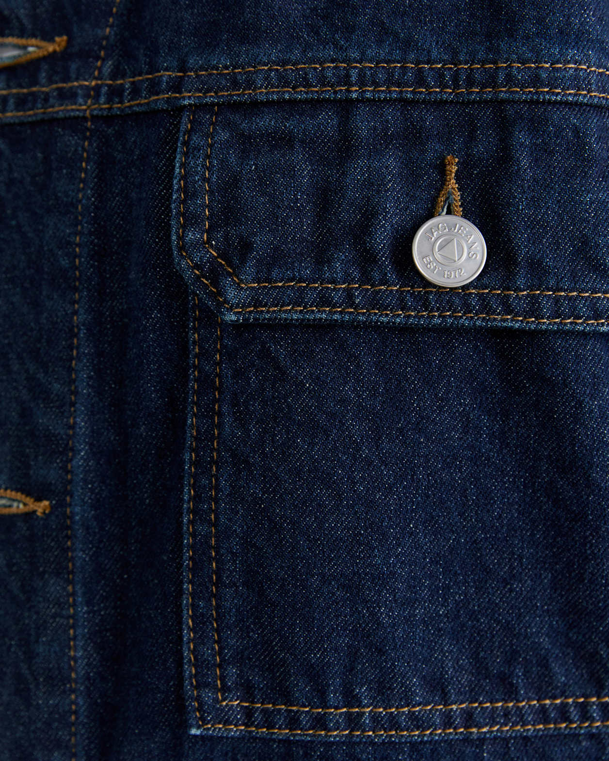 Seth Denim Trucker in DENIM MID WASH