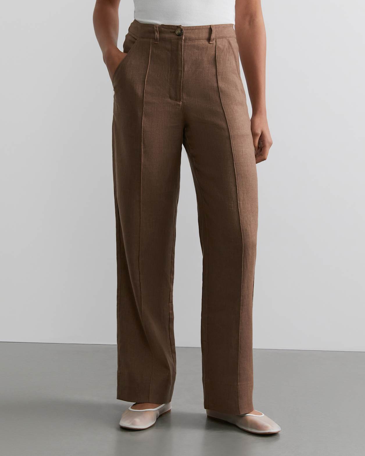 Kayla Linen Pintuck Pant in CHOCOLATE