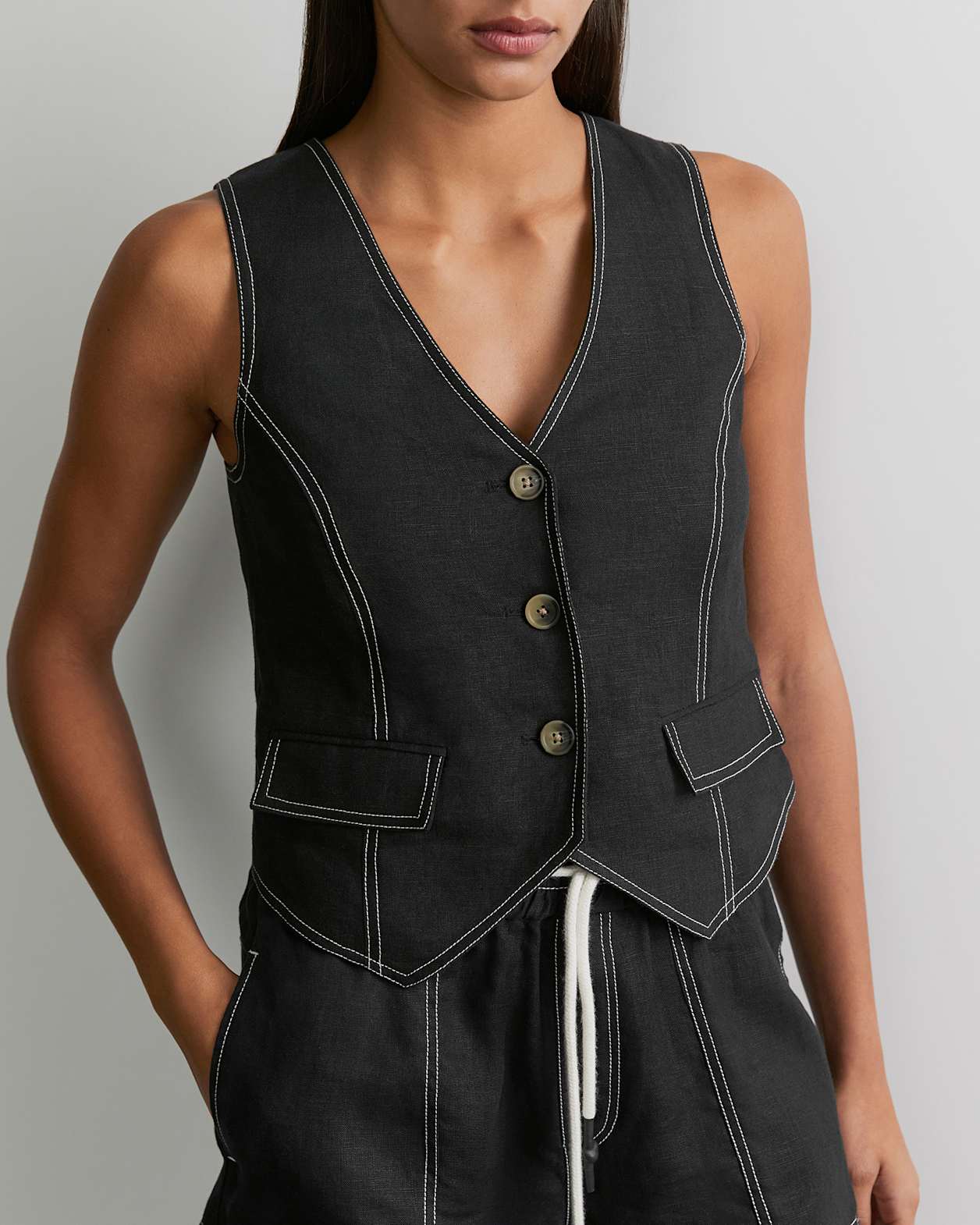 Sabine Linen Vest in BLACK