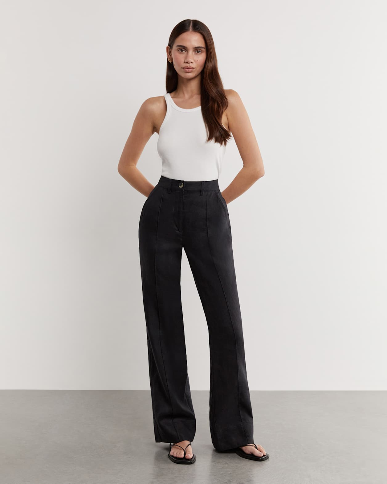 Kayla Linen Pintuck Pant in BLACK