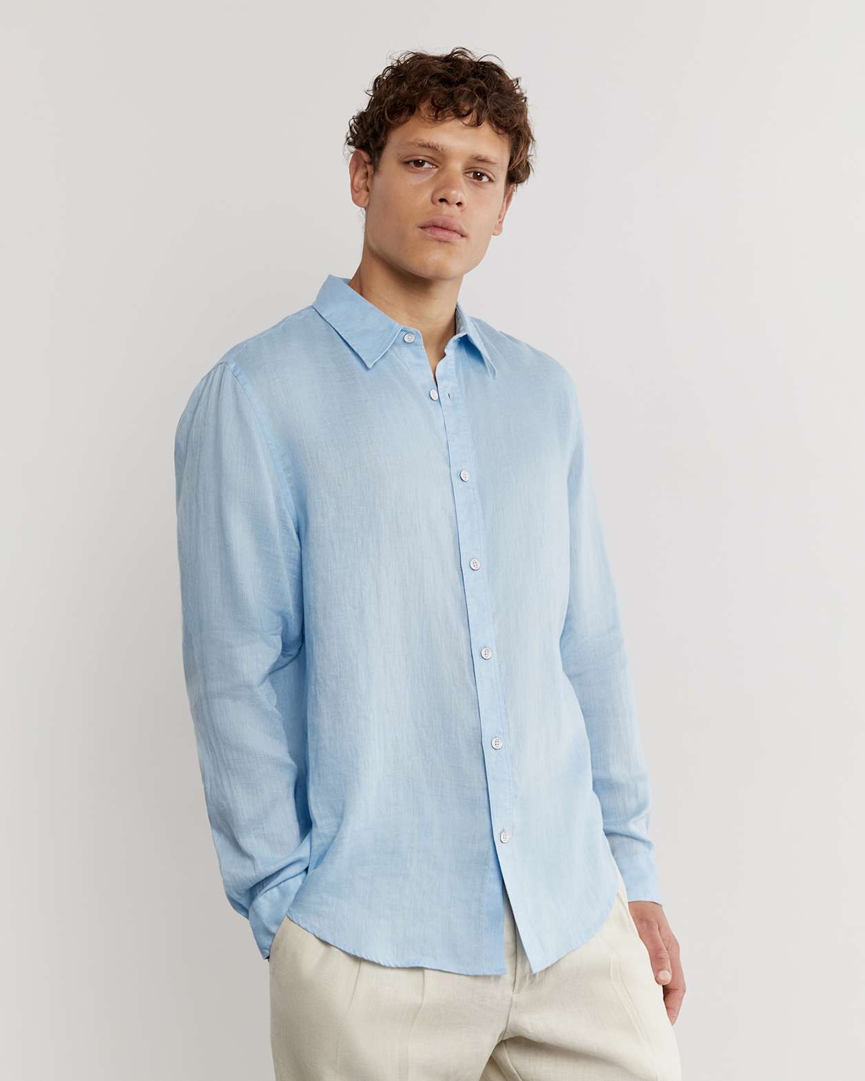 Cooper Linen Shirt in LIGHT BLUE