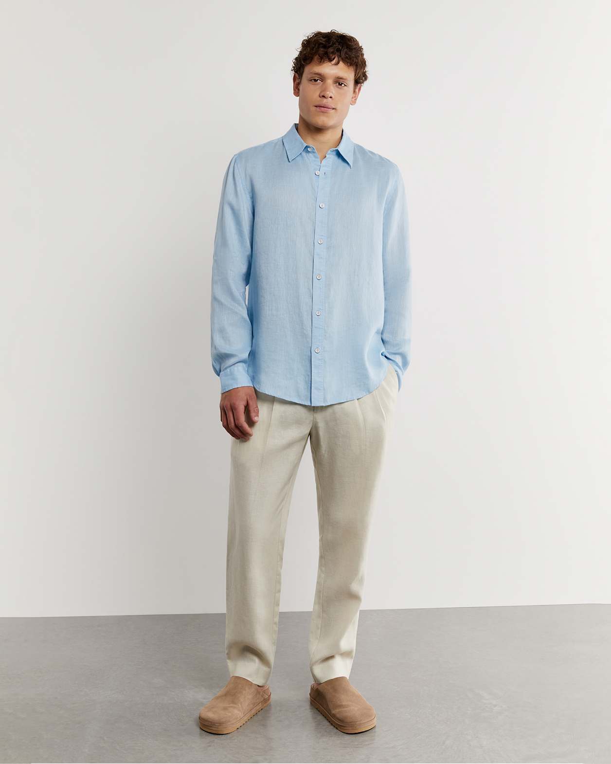 Cooper Linen Shirt in LIGHT BLUE