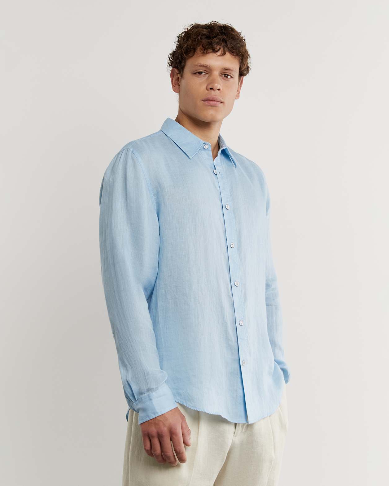 Cooper Linen Shirt in LIGHT BLUE