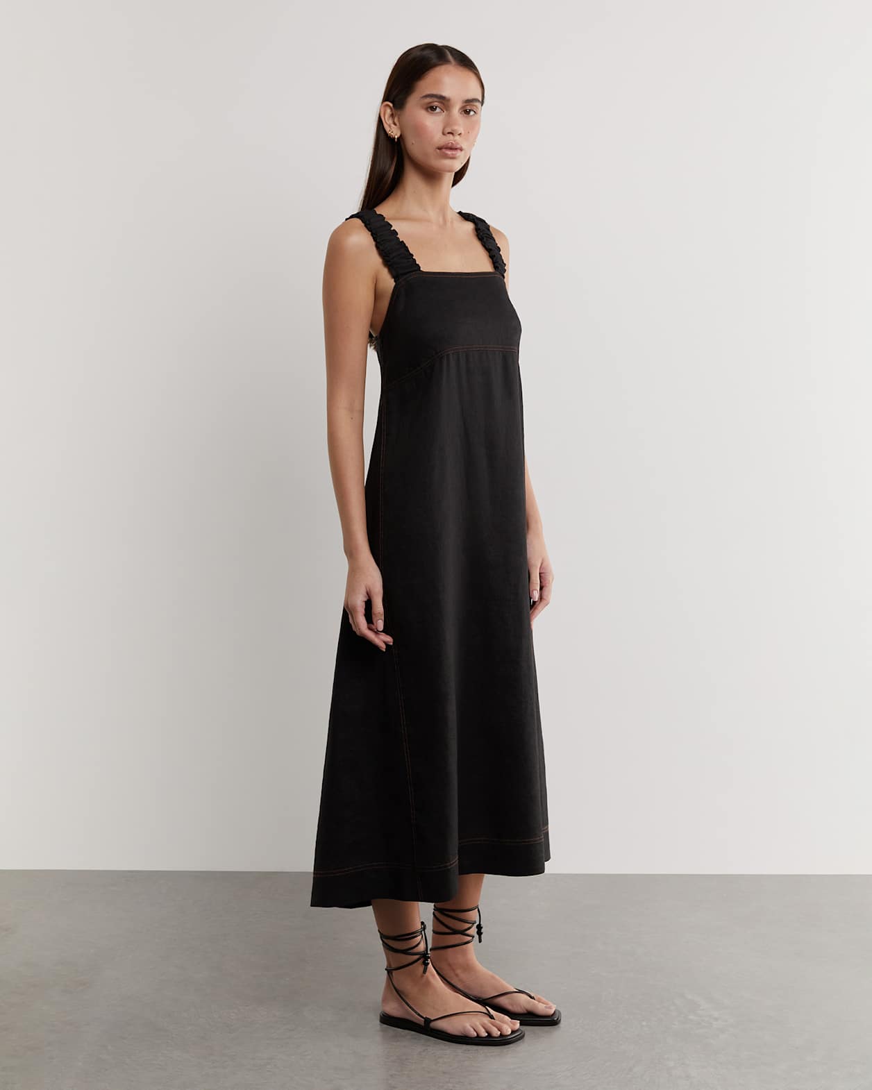 Kiki Elastic Strap Linen Dress in BLACK