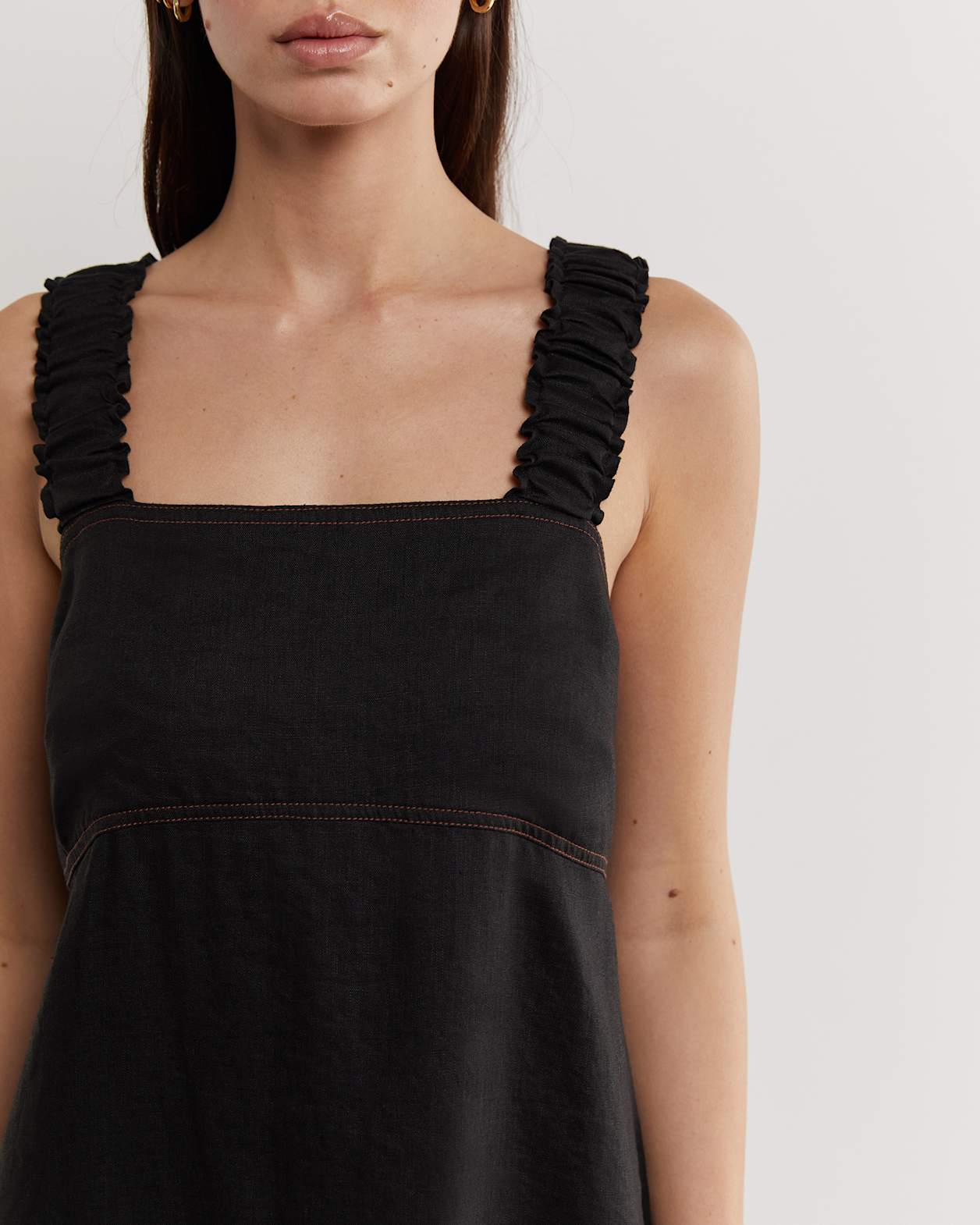 Kiki Elastic Strap Linen Dress in BLACK