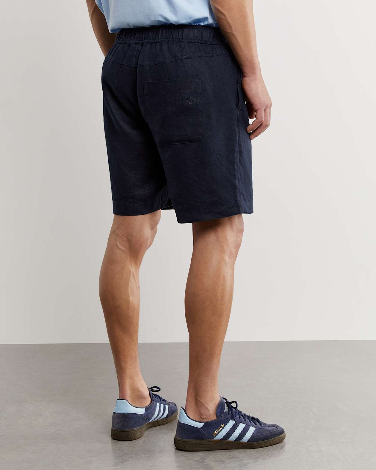 Noah Linen Drawcord Short in NAVY