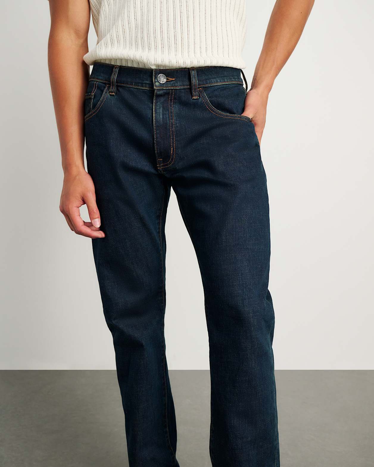 Flynn Straight Jeans in RAW WASH