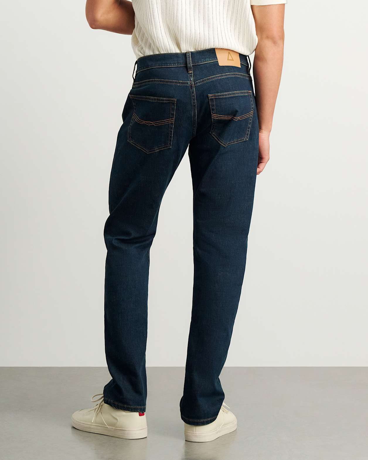 Flynn Straight Jeans in RAW WASH