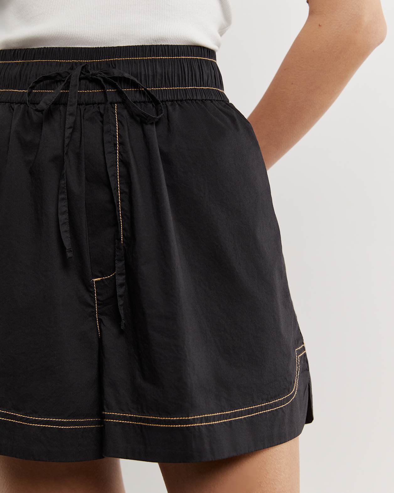 Eden Cotton Pull On Short in BLACK