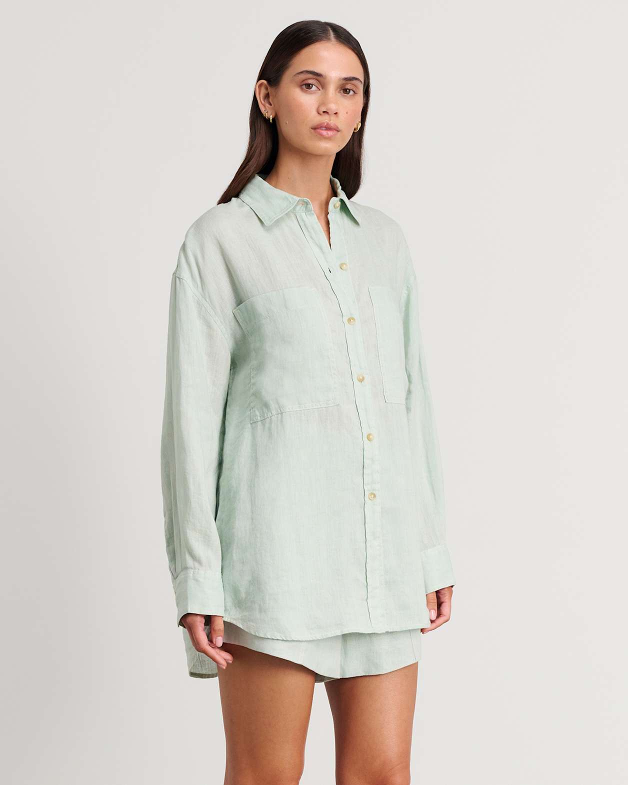 Cindy Oversized Shirt in LIGHT GREEN