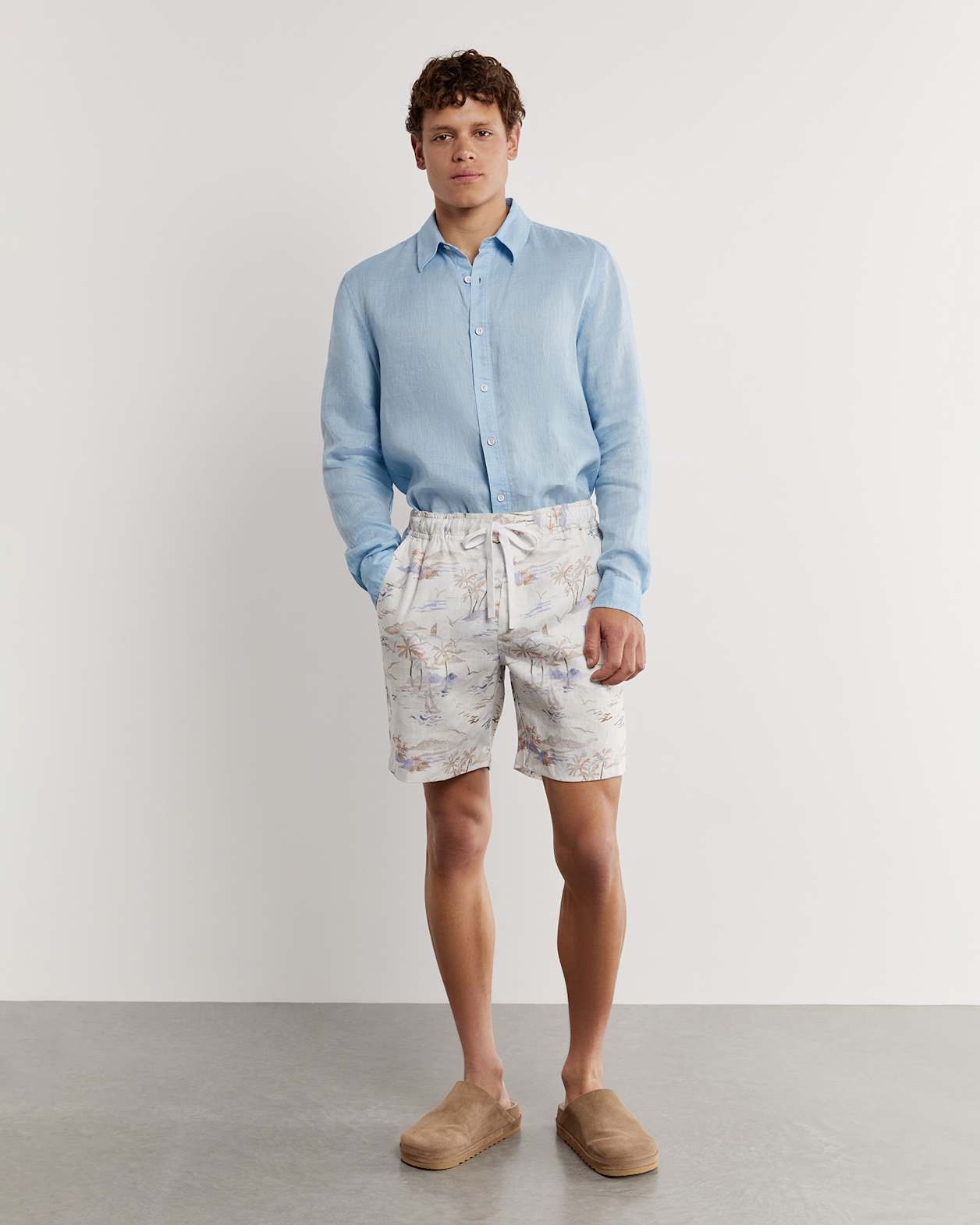 Noah Linen Hawaii Short in WHITE