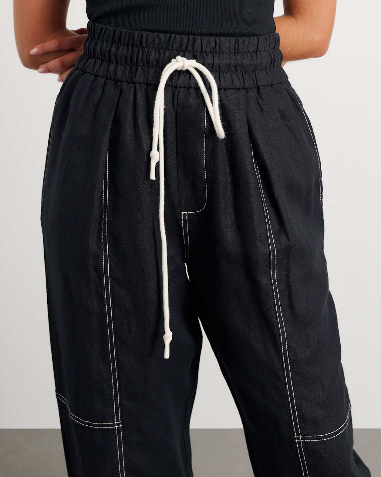 Sabine Linen Pull On Pant in BLACK