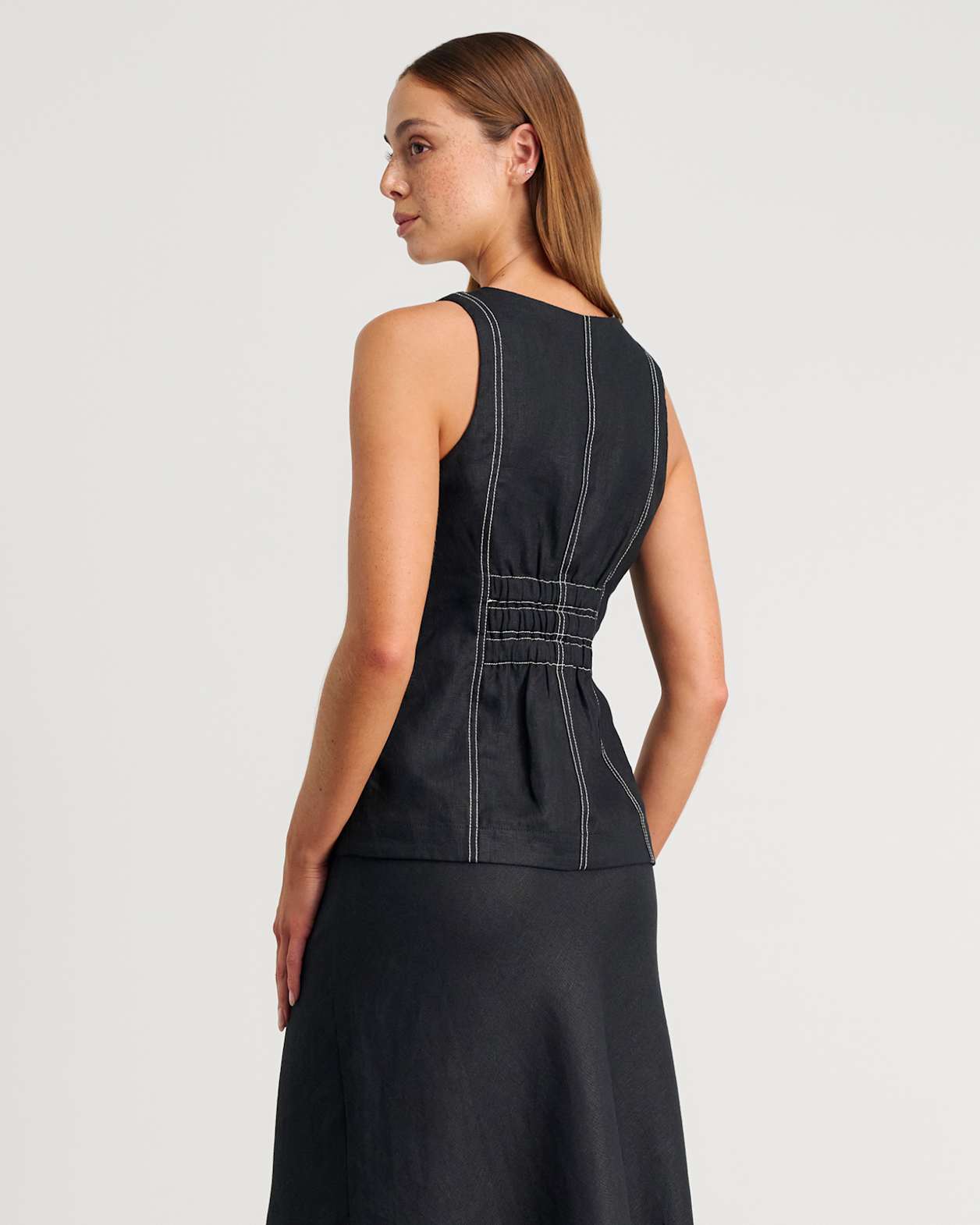 Antonia Linen Top in BLACK
