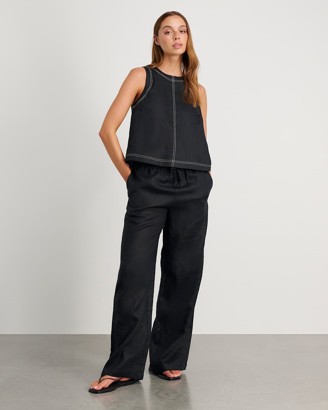 Ann Linen Open Back Top in BLACK